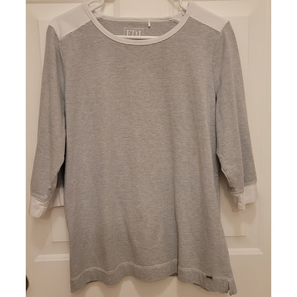 FDJ womens L gray horizontally striped 3/4 sleeve shirt. White Cuffs & Accents